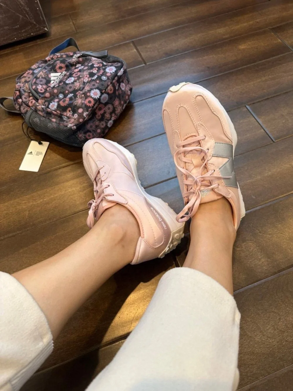 NEW BALANCE SNEAKERS